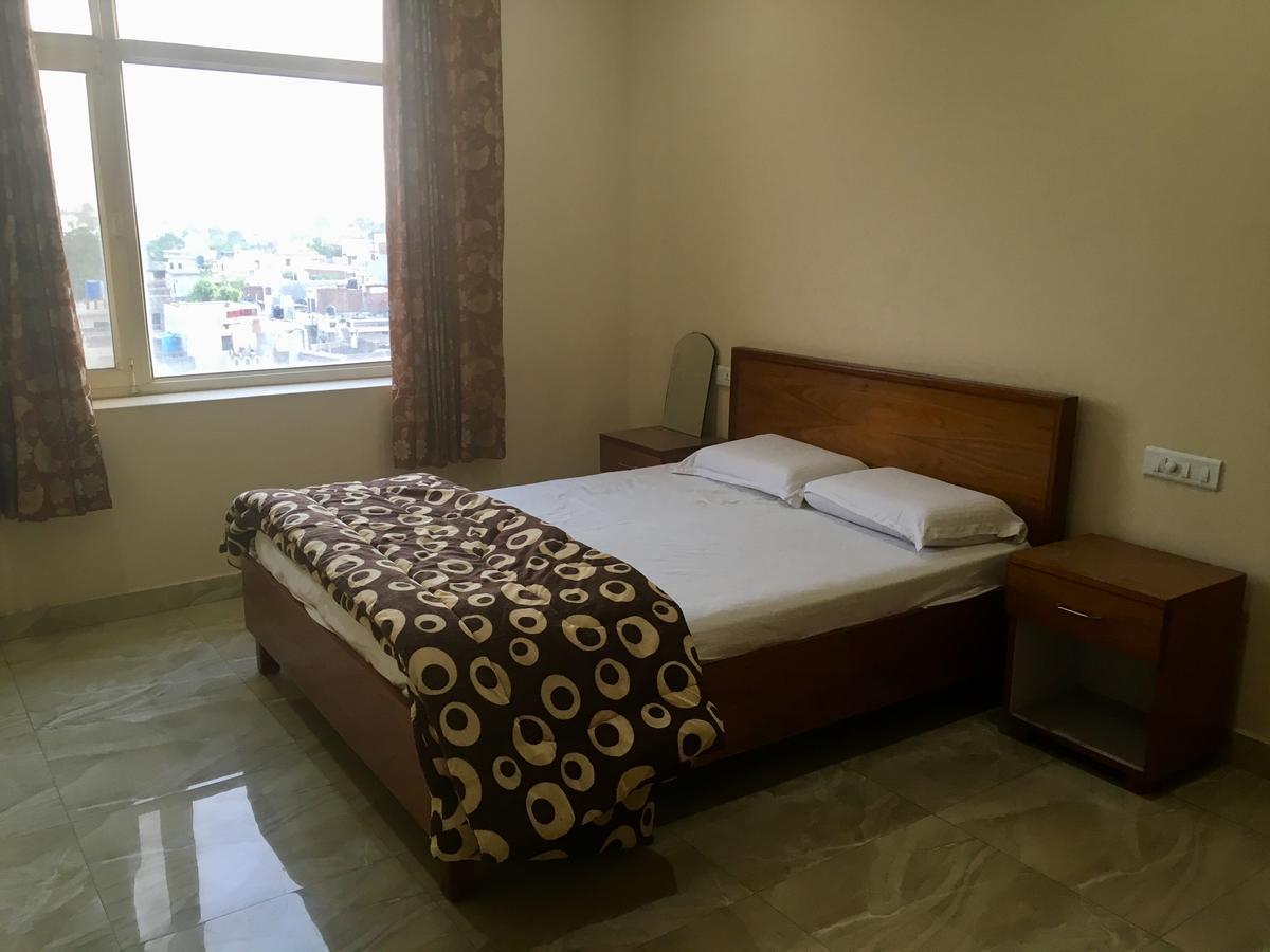 Shiv Hotel And Joe'S Bar & Restaurant Jandiala ภายนอก รูปภาพ
